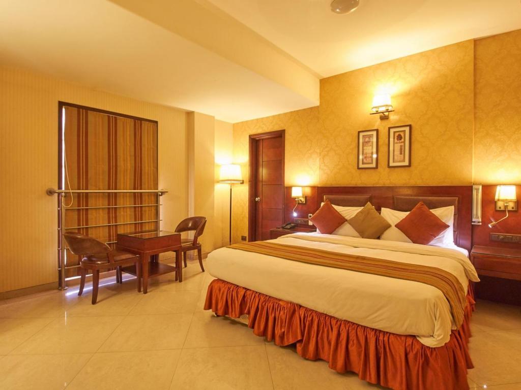 Drh Regency Bed and Breakfast Ahmedabad Exteriör bild
